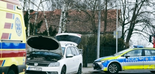 Nie zachował ostrożności i uderzył w tył samochodu