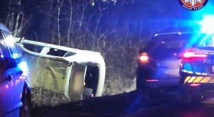 Samochód leżał w rowie, a kierowca miał dwa promile alkoholu