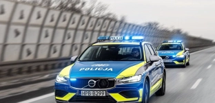 Nowe policyjne Volvo dla oławskiego Wydziału Ruchu Drogowego