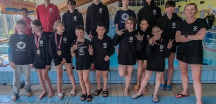 Pływacy MKS Swim Academy Termy Jakuba z medalami i rekordami życiowymi