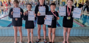 Pływacy MKS Swim Academy Termy Jakuba z medalami i rekordami życiowymi