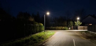 Ulica Poziomkowa z nowym oświetleniem