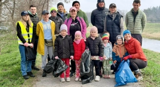 Wspólnie posprzątali wały rzeki