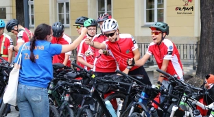 Rowerami z Oławy do Zakopanego. Harcerze z Invictusa ruszyli w trasę