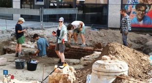 Kolejne odkrycia podczas rewitalizacji Rynku. Archeolodzy badają pozostałości Bramy Brzeskiej