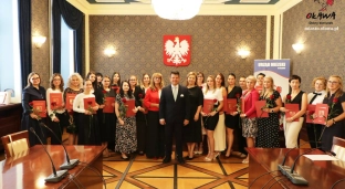 Kolejny krok w zawodowej karierze. Nauczycielki z Oławy odebrały akty mianowania