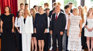 Pierwszy dzwonek zabrzmiał w oławskim liceum