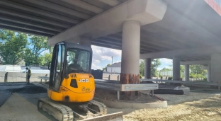 Przy dworcu PKP powstaje nowy parking przesiadkowy