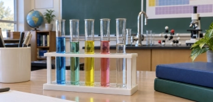 Incydent przed lekcją chemii w Jelczu-Laskowicach. Nauczycielka doznała obrażeń