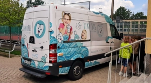Od września dentobusy wracają do szkół w powiecie oławskim