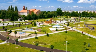 Mieszkańcy czekali na ten moment latami. Park w Jelczu-Laskowicach już otwarty