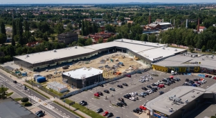 Nowe sklepy, gastronomia i klub fitness. Rozbudowa S1 zbliża się do końca