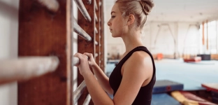 Drabinka gimnastyczna - wielofunkcyjny sprzęt, który uratuje twój kręgosłup