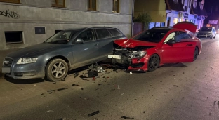 Staranował samochody i uciekł