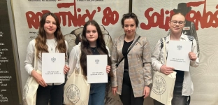 Uczennice z Marcinkowic triumfują w dolnośląskim konkursie historycznym