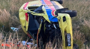 Groźny wypadek ambulansu na A4. Czterech ratowników w szpitalach