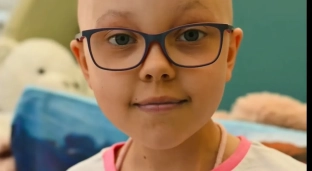Ośmioletnia Maja z Oławy walczy z ostrą białaczką szpikową
