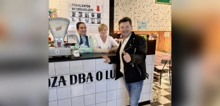 Zenek Martyniuk rozdawał w Muzeum Motoryzacji mandaty za przekroczenie piękności