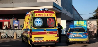 Tragedia pod marketem w Oławie. Nie żyje mężczyzna