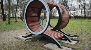 120 tysięcy za ławkę. Oława na ustach całej Polski