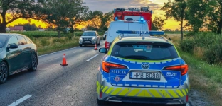 Został zepchnięty z drogi. Trzy osoby trafiły do szpitala