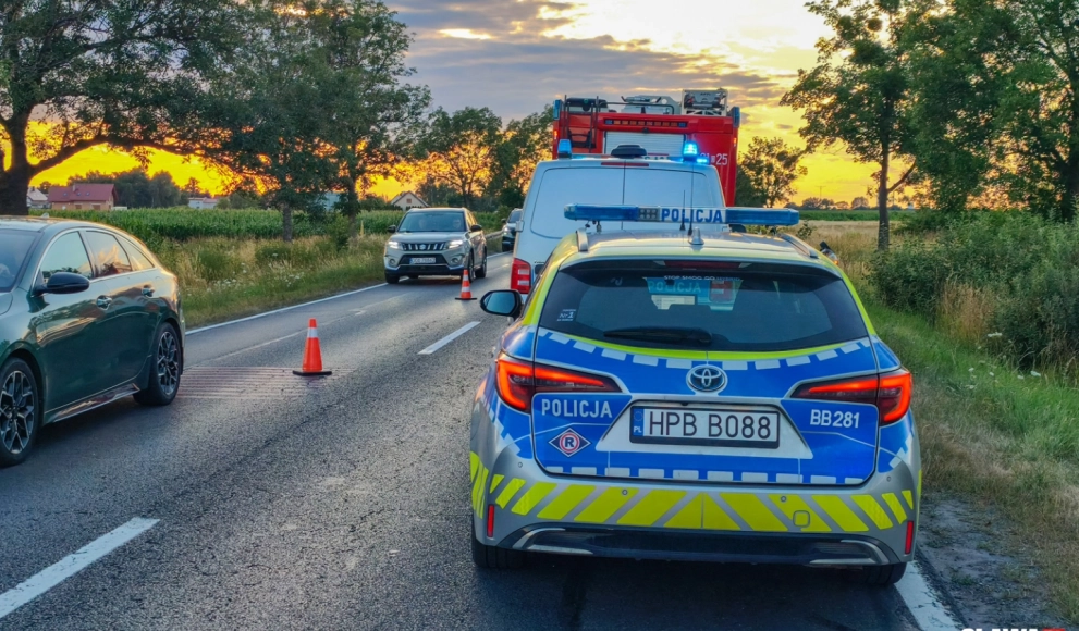 Został zepchnięty z drogi. Trzy osoby trafiły do szpitala