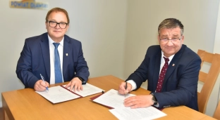Samorządy wspierają szpital. Kolejne środki na modernizację oddziału wewnętrznego w Oławie