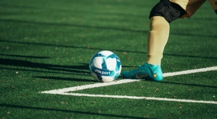 Przerwa na analizę VAR - czy wlicza się do doliczonego czasu?