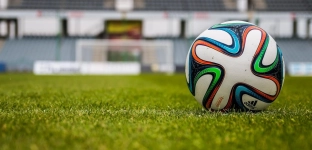 Dlaczego futbol premiuje drużyny grające cierpliwie i konsekwentnie?