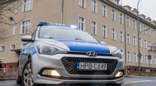 Policja w szkołach w Jelczu-Laskowicach. Burmistrz wydał komunikat
