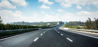 Wynajem auta a korzystanie z autostrad i płatnych dróg