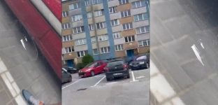 Mieszkaniec apeluje o monitoring na parkingu przy Chrobrego. To już piąty raz, kiedy uszkodzono mu auto