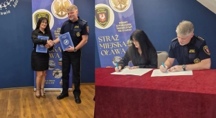 Straż Miejska obejmie patronatem klasę technikum. Podpisano porozumienie ze szkołą