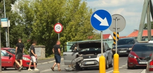 Uwaga kierowcy. Zderzenie przy moście na Odrze. Tworzą się duże korki