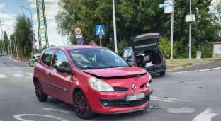 Zderzenie trzech aut w Oławie. Kierowca BMW miał przy sobie marihuanę