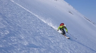 Zestaw narciarza - jak ubrać się na stok?